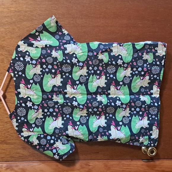 Scrub Studio Frog Scrub Top Size Medium - Picture 5 of 7